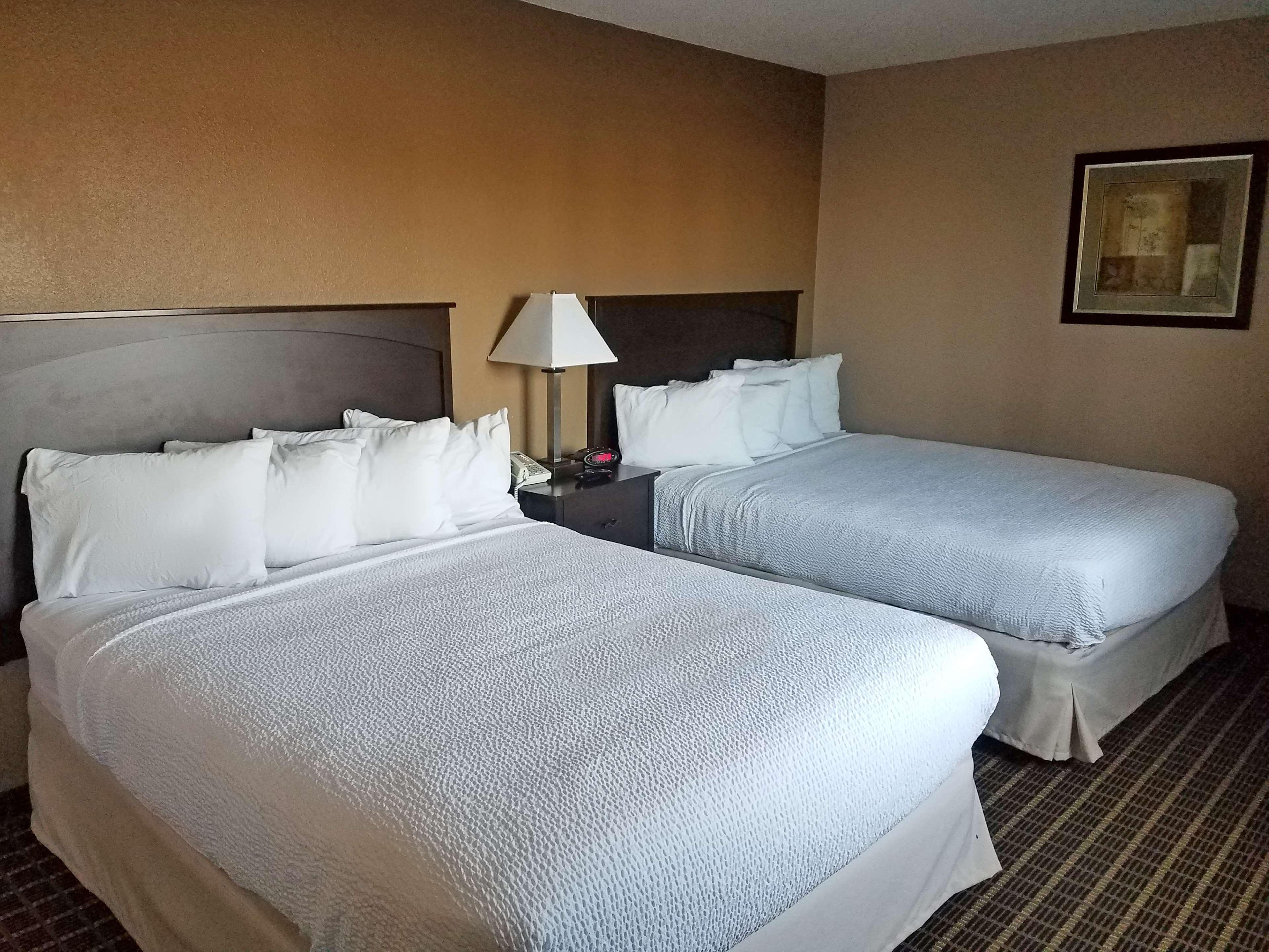 Americas Best Value Inn And Suites Bismarck Buitenkant foto