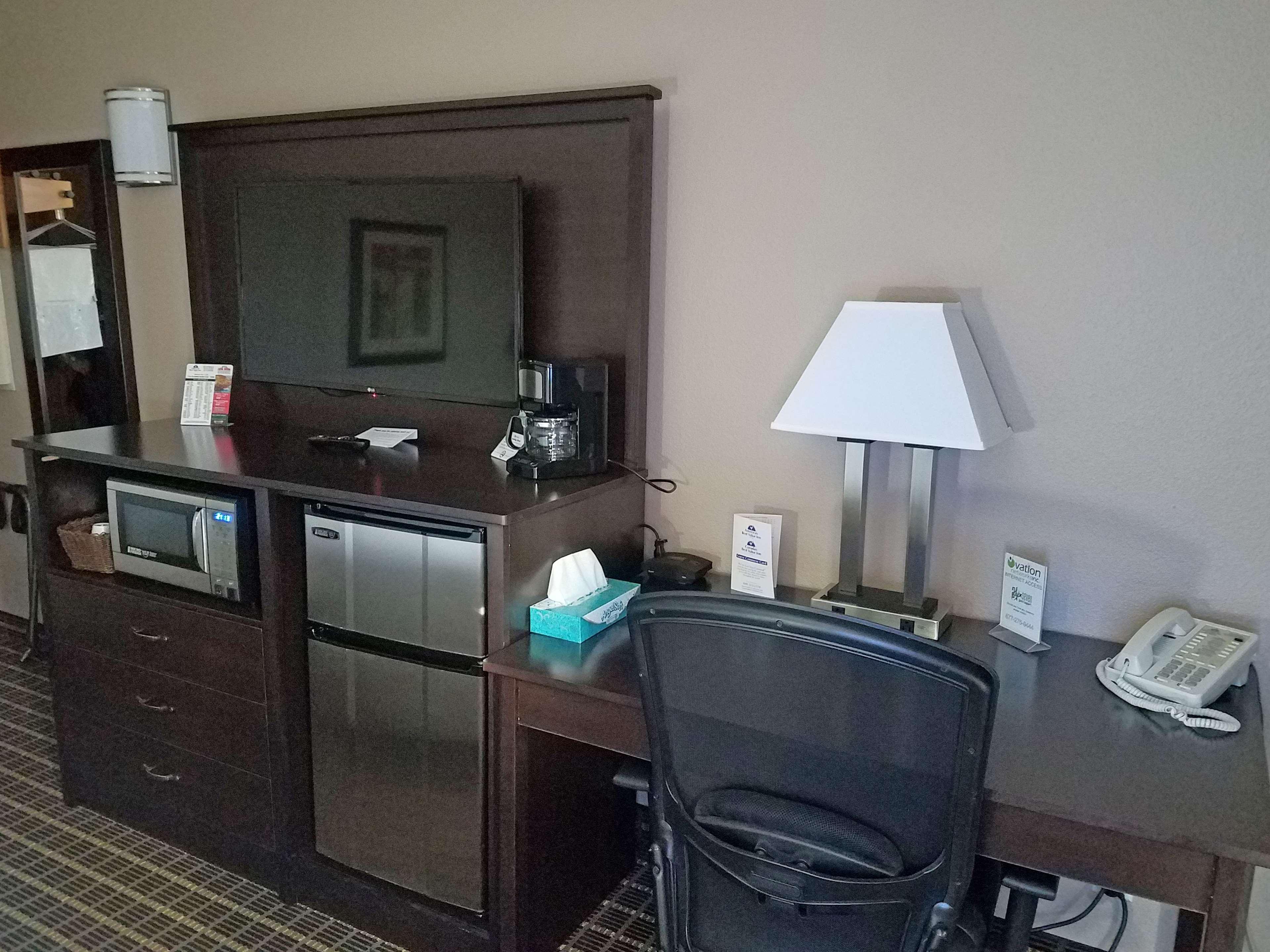 Americas Best Value Inn And Suites Bismarck Buitenkant foto