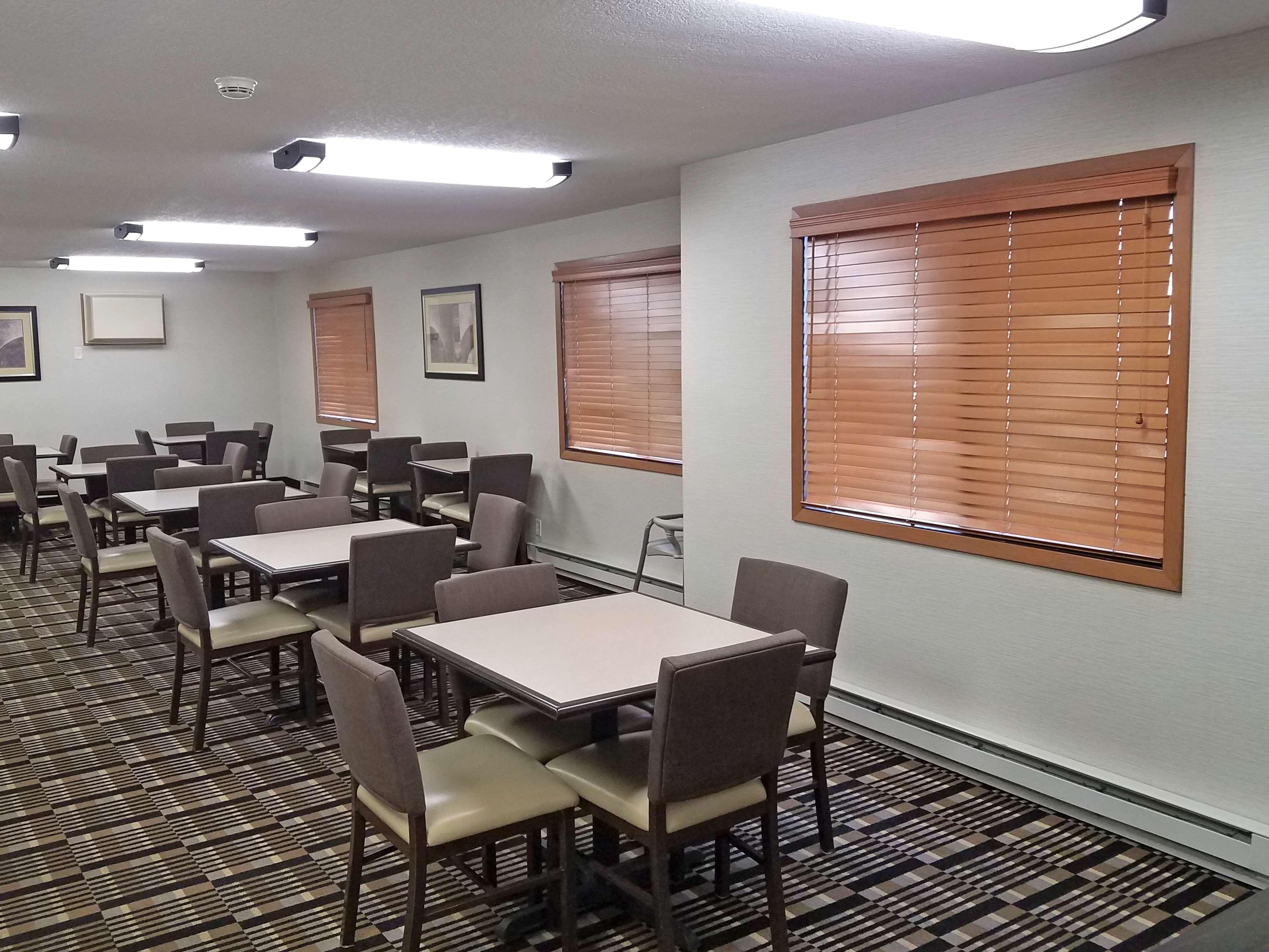 Americas Best Value Inn And Suites Bismarck Buitenkant foto