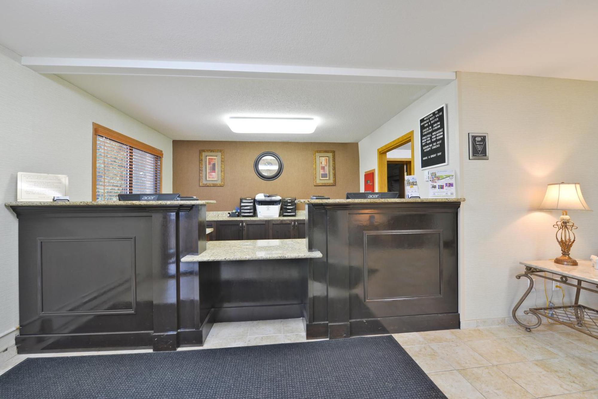 Americas Best Value Inn And Suites Bismarck Buitenkant foto