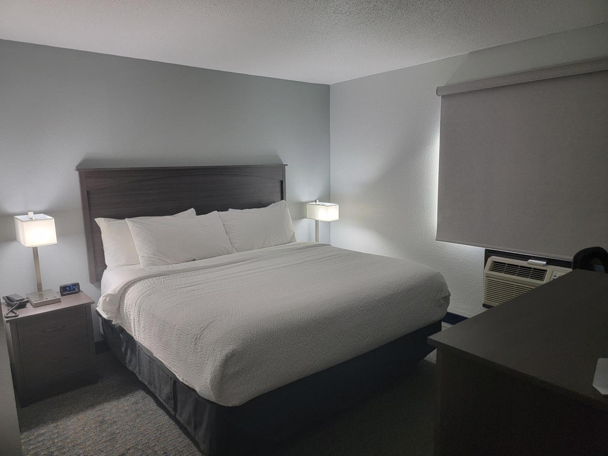 Americas Best Value Inn And Suites Bismarck Buitenkant foto