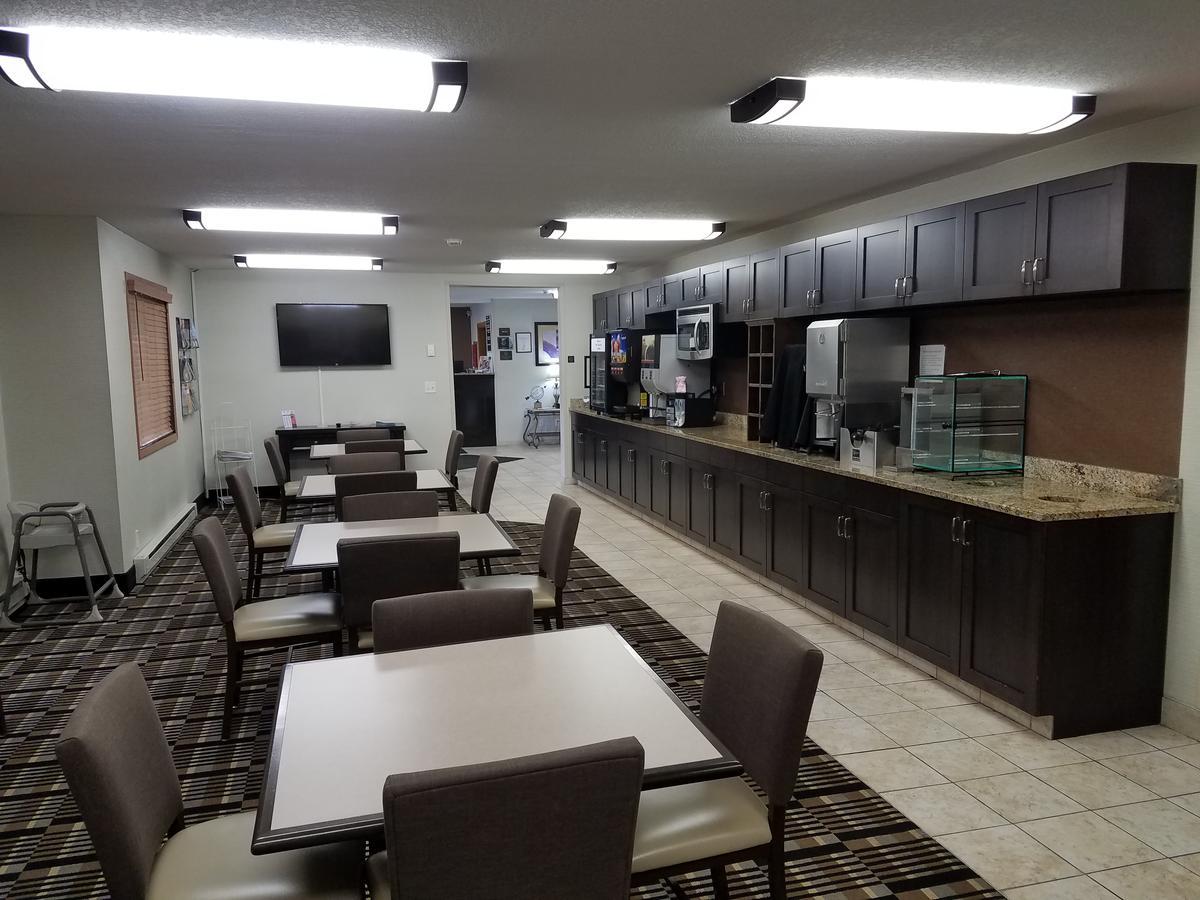 Americas Best Value Inn And Suites Bismarck Buitenkant foto